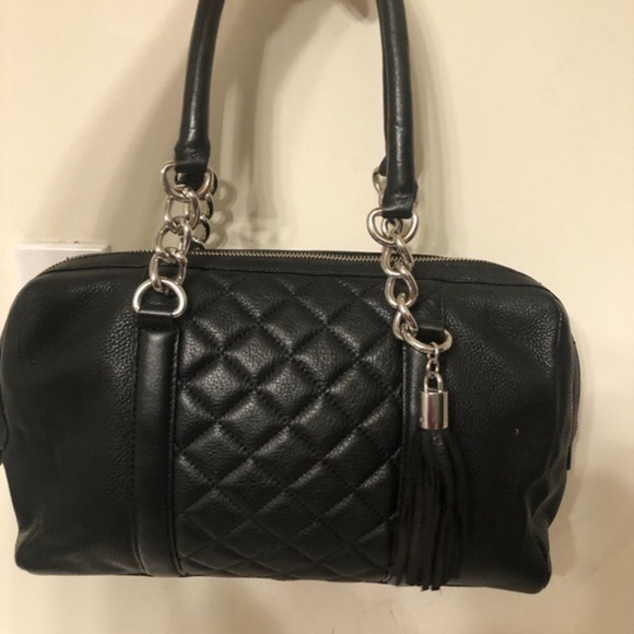 Calvin Klein quilted black leather barrel bag - Picture 5 of 12
